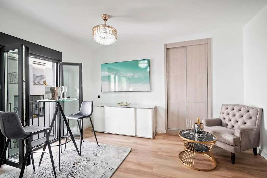 In The Heart Puerto Banus Luxurious Apartment Marbella