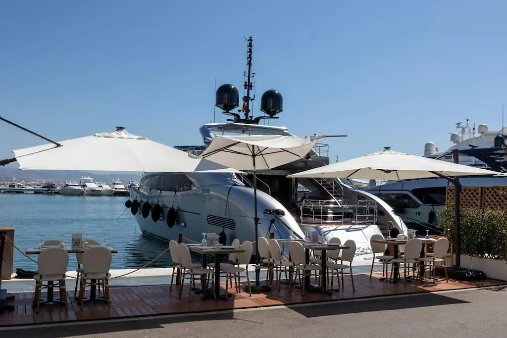 In The Heart Puerto Banus Luxurious Apartment Marbella