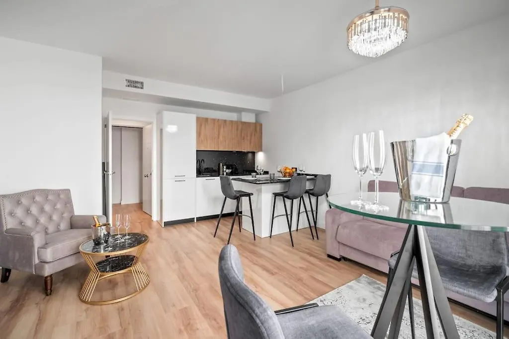 In The Heart Puerto Banus Luxurious Apartment Marbella